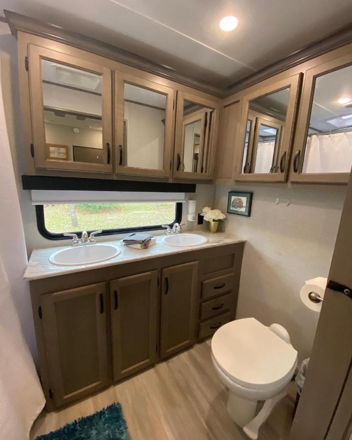Cozy Rv Experience W/Pool+Spa Near Lake Conroe Willis Ngoại thất bức ảnh