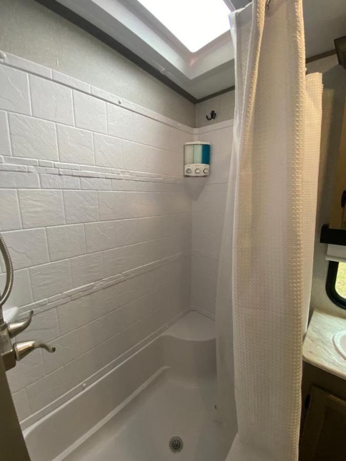 Cozy Rv Experience W/Pool+Spa Near Lake Conroe Willis Ngoại thất bức ảnh